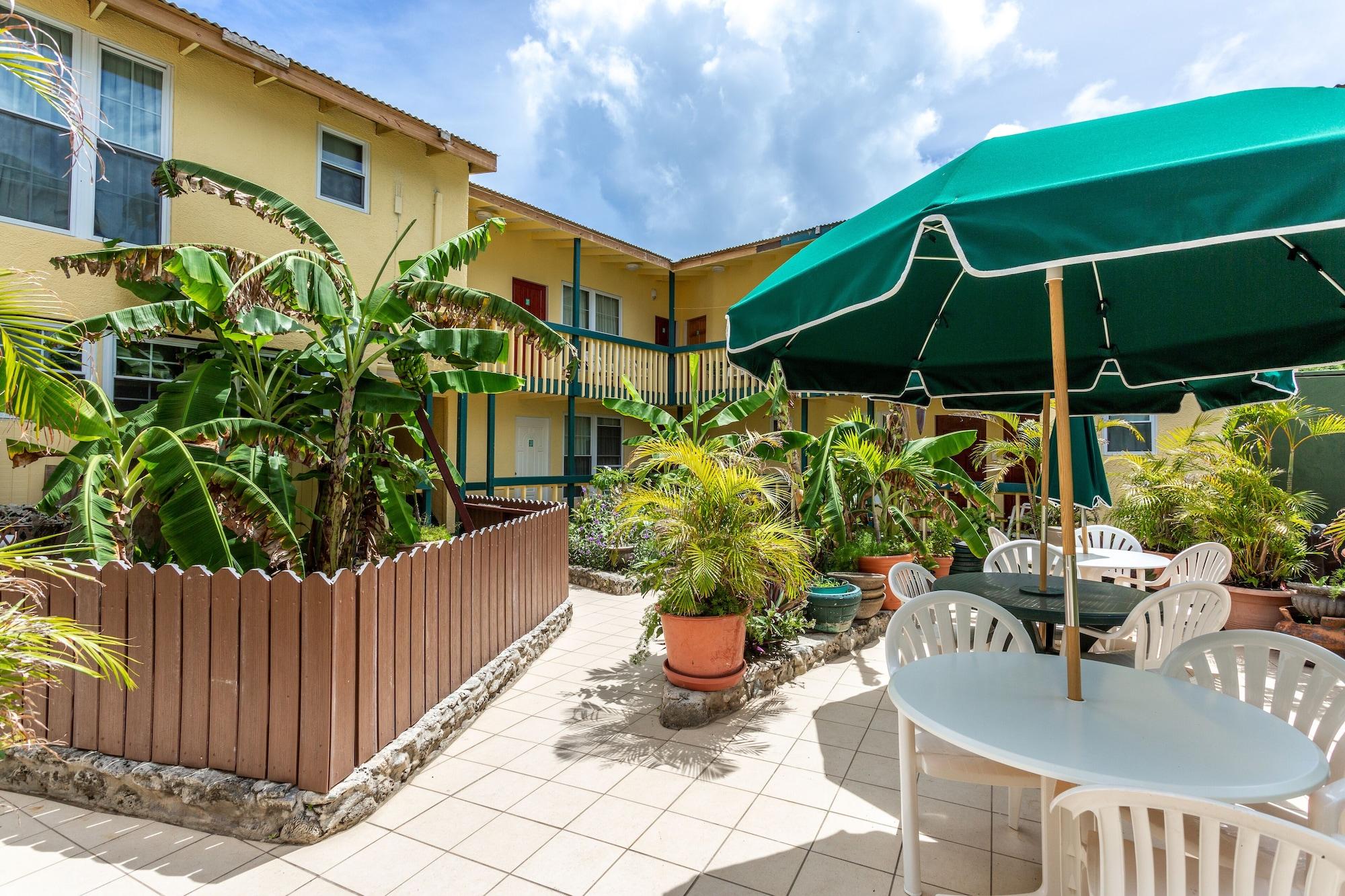 Sebastian'S On The Beach Hotel Freshwater Pond Bagian luar foto