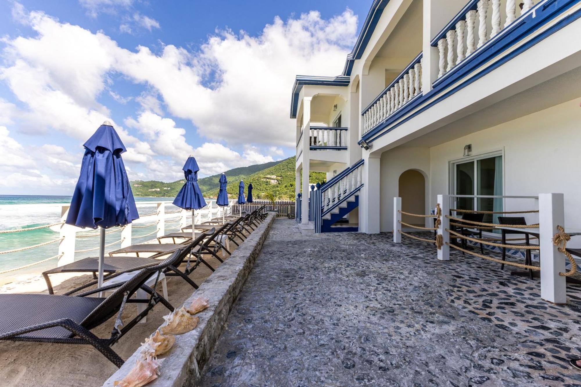 Sebastian'S On The Beach Hotel Freshwater Pond Bagian luar foto