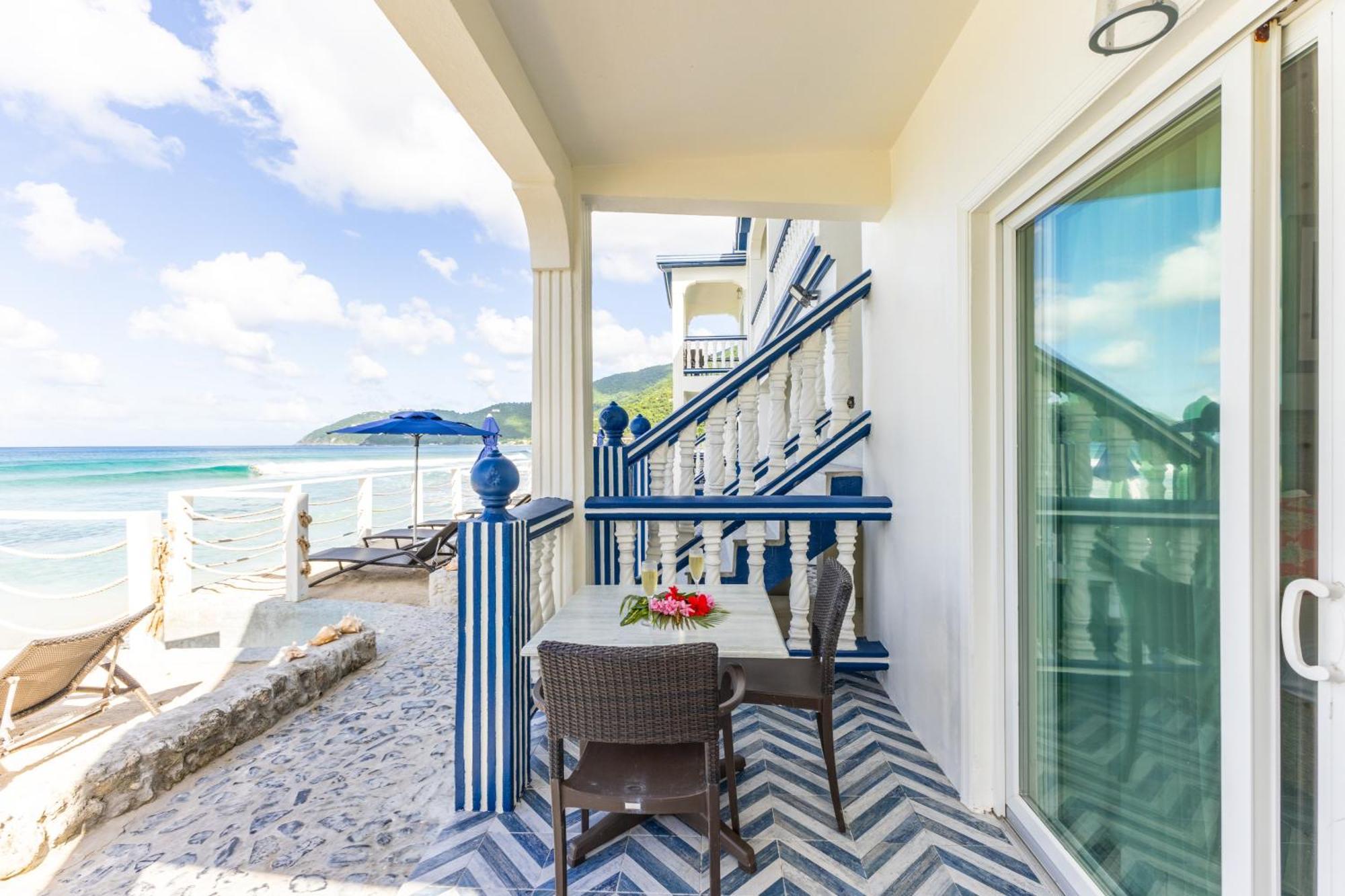 Sebastian'S On The Beach Hotel Freshwater Pond Bagian luar foto