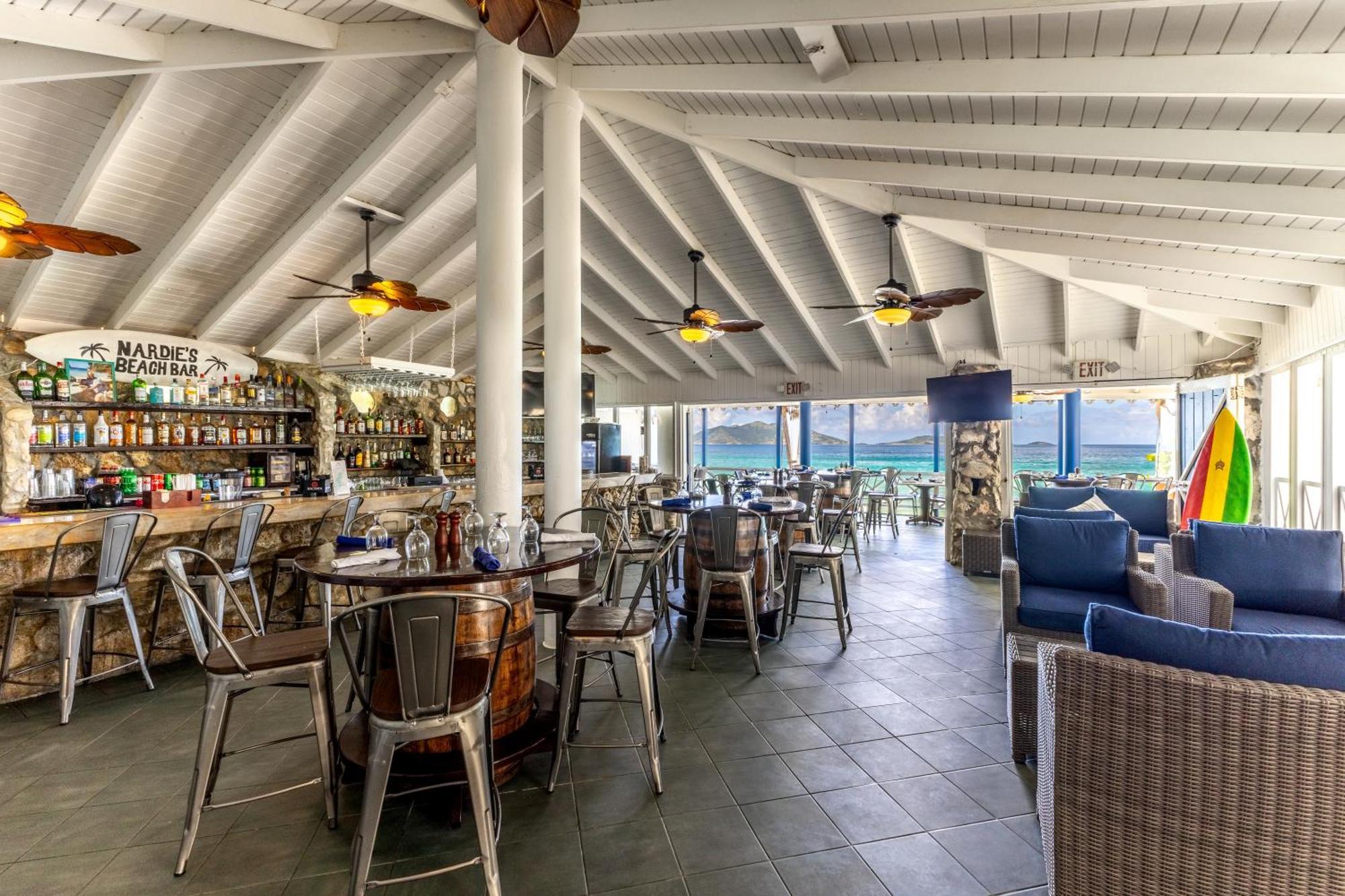 Sebastian'S On The Beach Hotel Freshwater Pond Bagian luar foto